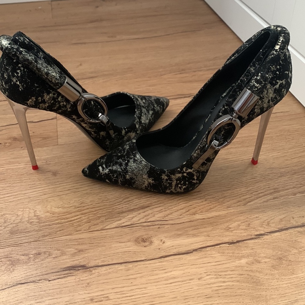Stiletto Pumps with Silver heel